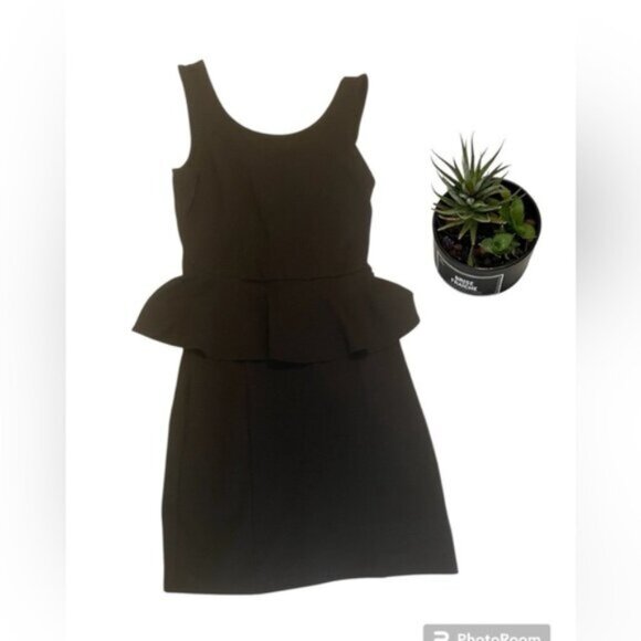 AEO Elegant Black Peplum Dress - Picture 5 of 9